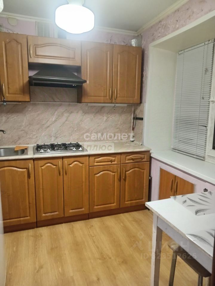 Продажа 1-комн квартиры на вторичном рынке Белоозерский пгт, Молодежная улица, 3