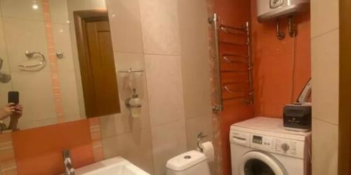2-комн квартира ул Антонова-Овсеенко,  д. 19,  к. 1