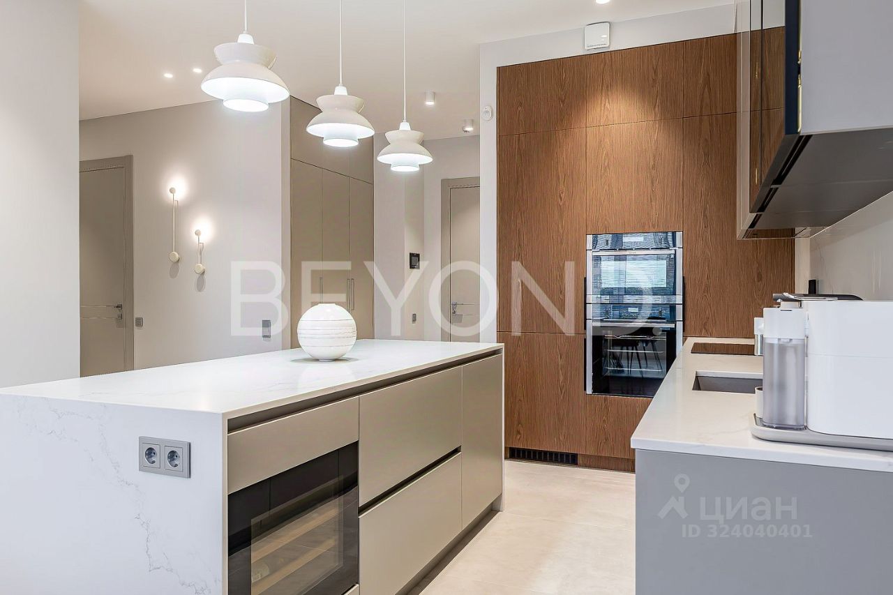 Продажа 2-комн квартиры на вторичном рынке Спортивная улица, 2