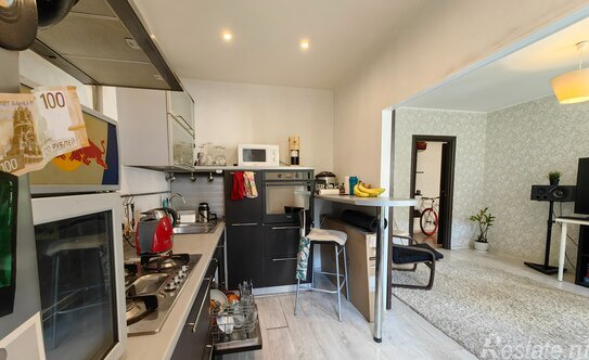 Продажа 2-комн квартиры на вторичном рынке Полозова улица