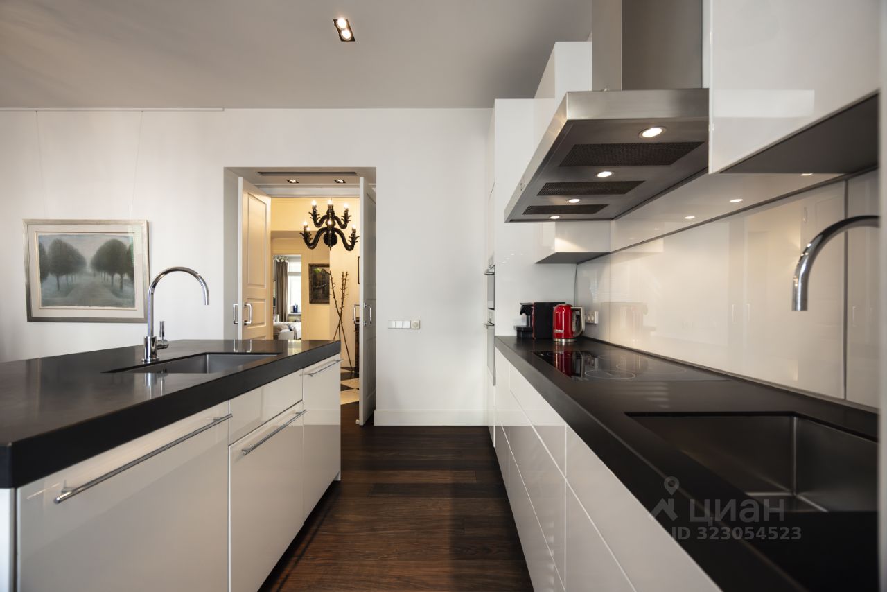 Продажа 5-комн квартиры на вторичном рынке Большой Козихинский переулок, 27С1