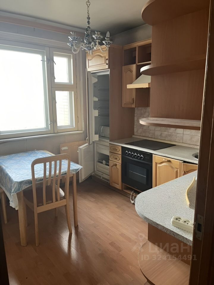 Продажа 3-комн квартиры на вторичном рынке Осташковская улица, 26