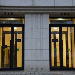 Продажа 3-комн квартиры на вторичном рынке проспект Генерала Дорохова,  д. вл1 к1