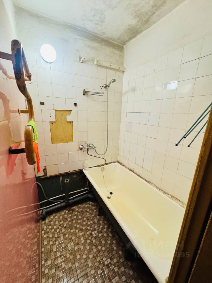 Продажа 3-комн квартиры на вторичном рынке улица Стойкости, 26К1