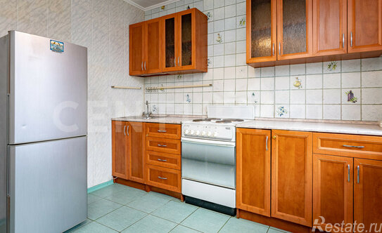 Продажа 1-комн квартиры на вторичном рынке Петергоф г, Юты Бондаровской ул,  д. 17,  к. 2