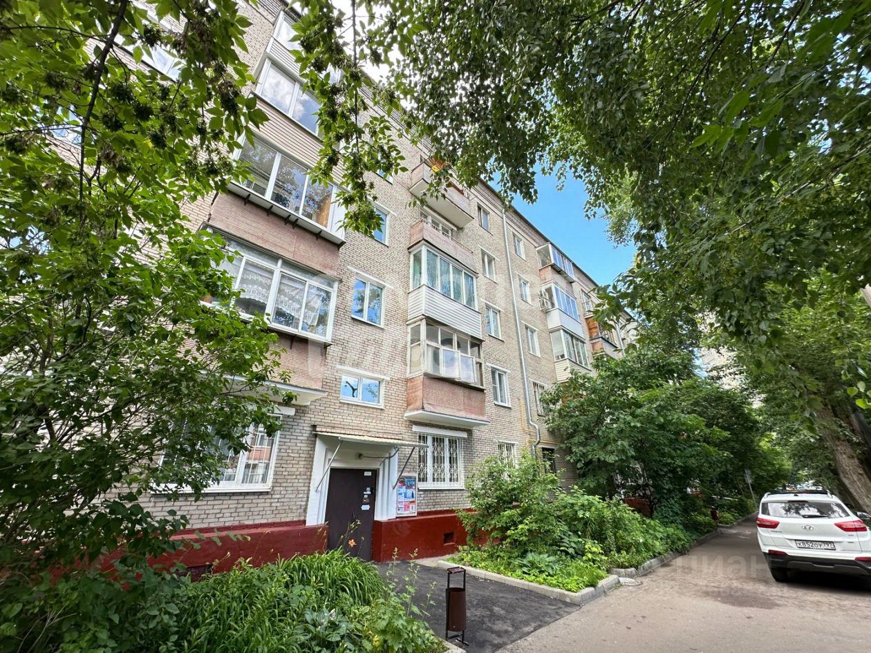 Продажа 2-комн квартиры на вторичном рынке Новощукинская улица,  д. 1