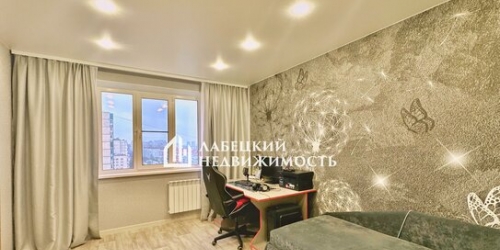 3-комн квартира Композиторов ул,  д. 7