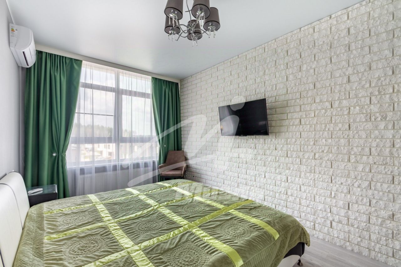 Продажа 3-комн квартиры на вторичном рынке Новогорск мкр, улица Ивановская, 12к3