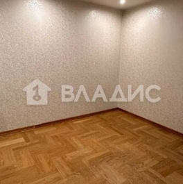 Продажа 4-комн квартиры на вторичном рынке улица Маршала Захарова,  д. 6 к3