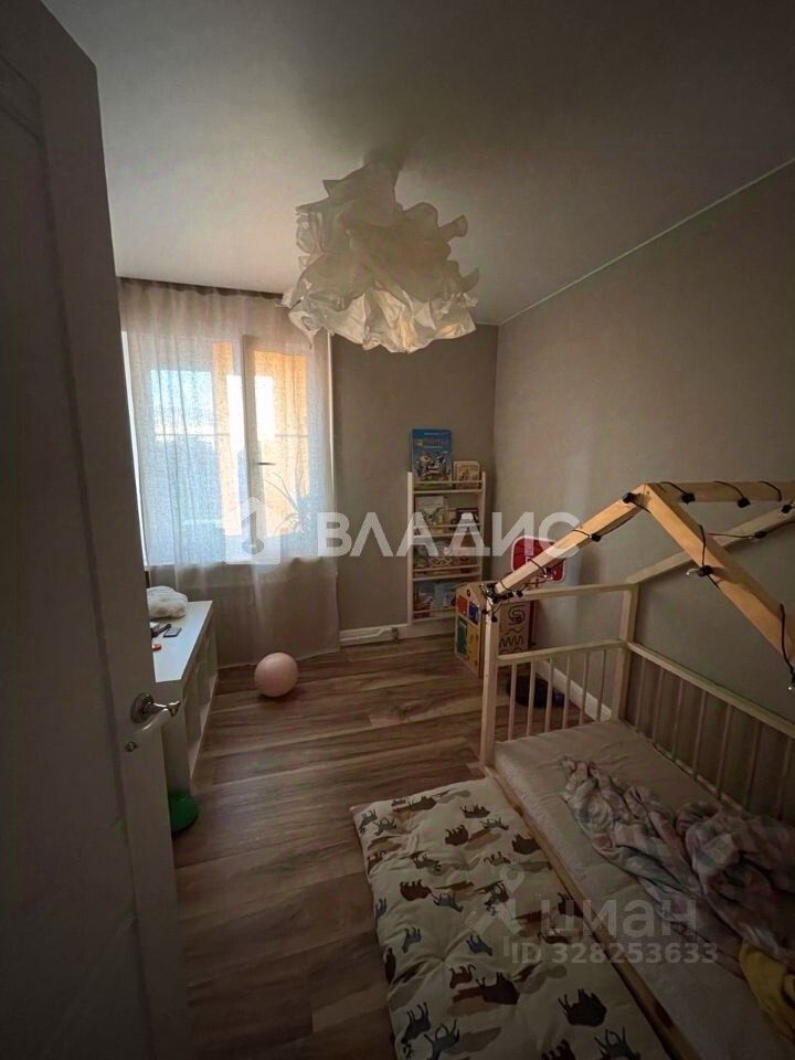 Продажа 2-комн квартиры на вторичном рынке Загребский бульвар, 7К3