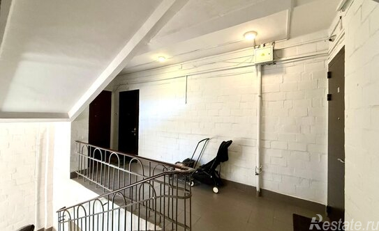 Продажа 3-комн квартиры на вторичном рынке Красноказарменная улица,  д. 17