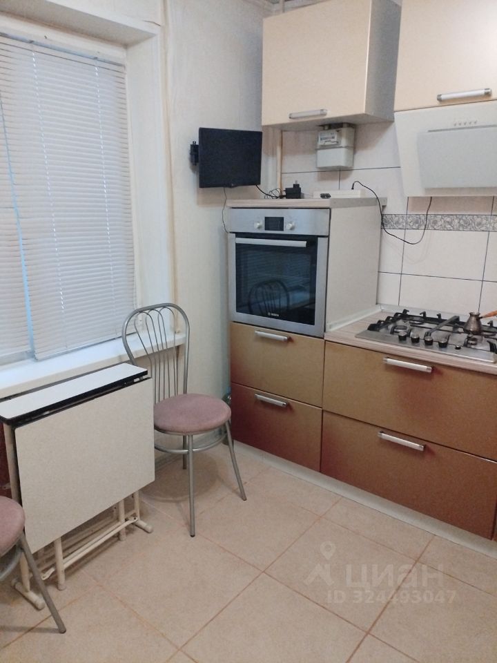 Аренда 2-комн квартиры на вторичном рынке Отрадное, Центральная улица, 17