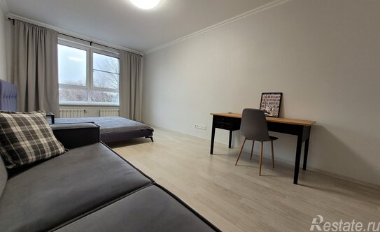 Продажа 2-комн квартиры на вторичном рынке улица Константина Федина,  д. 13