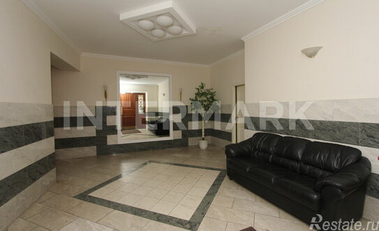 Продажа 4-комн квартиры на вторичном рынке Уланский переулок,  д. 19