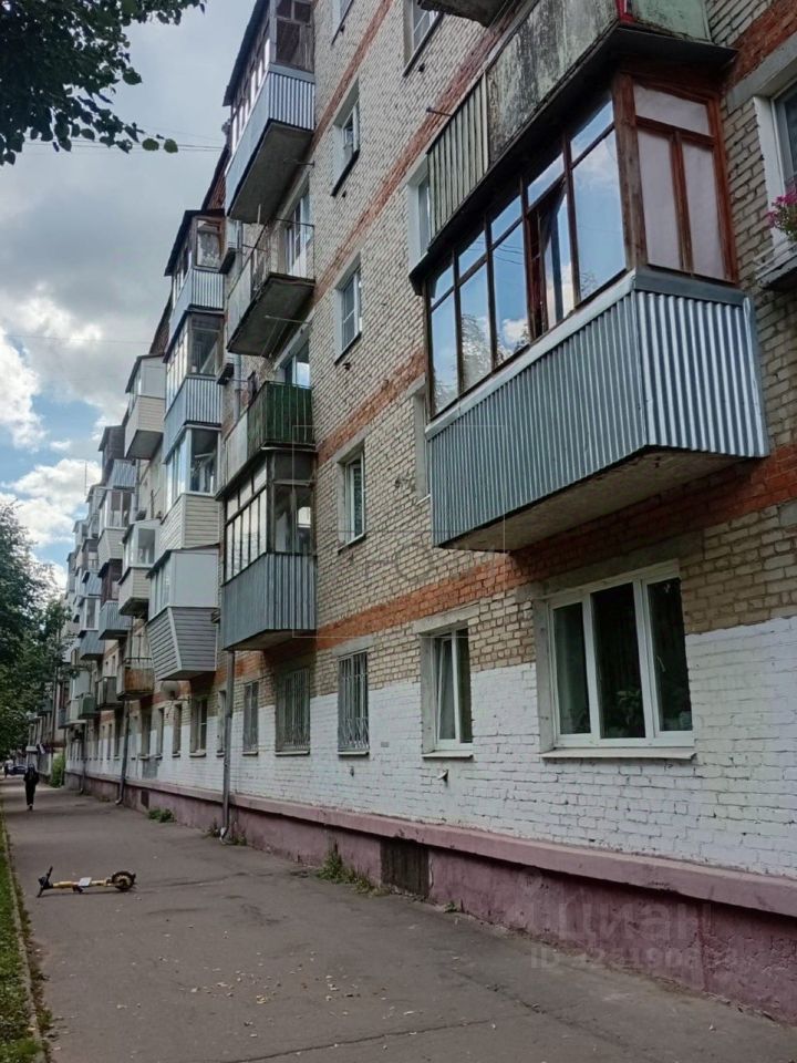 Продажа 2-комн квартиры на вторичном рынке Климовск мкр, проспект 50 лет Октября, 8/9