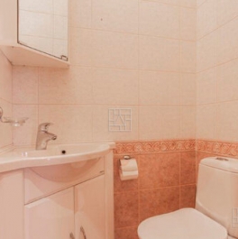 Аренда 4-комн квартиры на вторичном рынке Армянский переулок,  д. 7