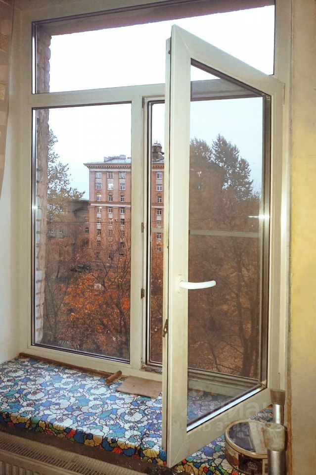 Продажа 3-комн квартиры на вторичном рынке улица Полярников, 15