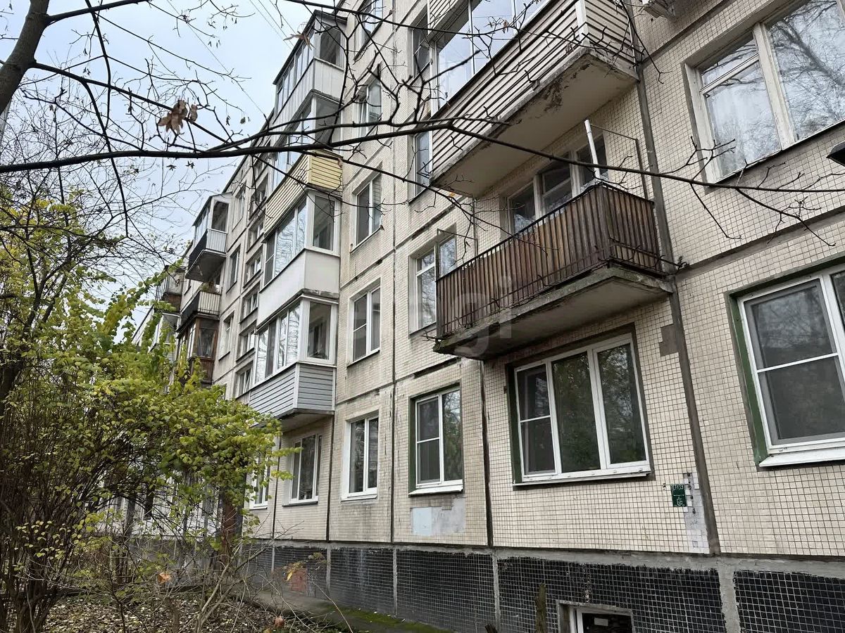 Продажа 2-комн квартиры на вторичном рынке Бухарестская улица, 31К2