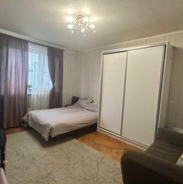 Продажа 3-комн квартиры на вторичном рынке улица Крылатские Холмы,  д. 21