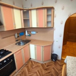 Продажа 2-комн квартиры на вторичном рынке Соколиной Горы 8-я ул,  д. 13