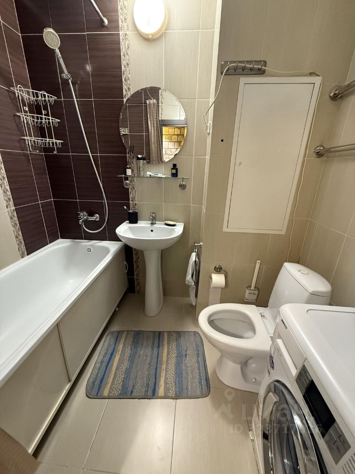 Продажа 2-комн квартиры на вторичном рынке улица Лобачевского, 43