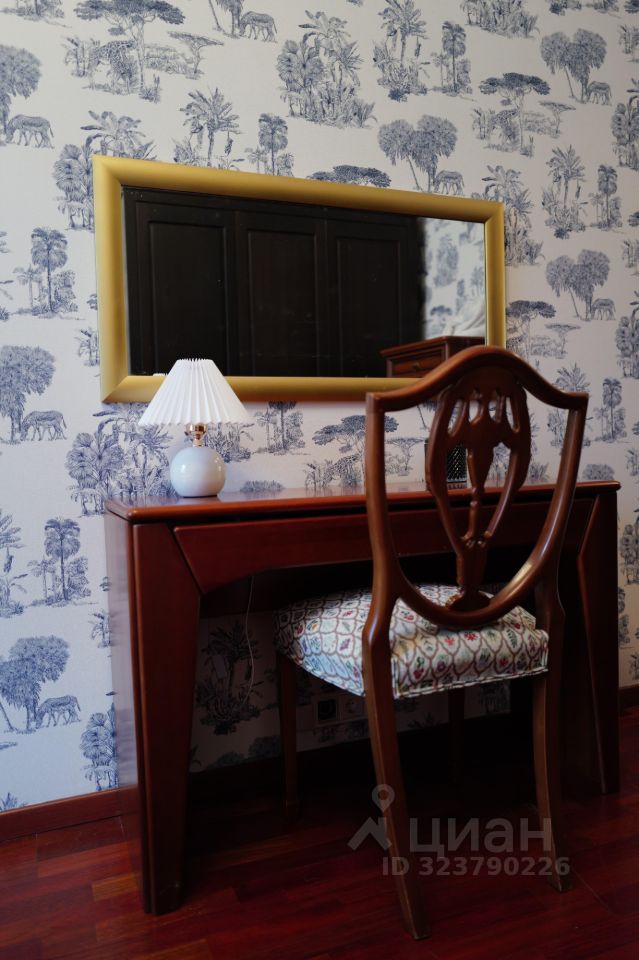 Аренда 2-комн квартиры на вторичном рынке Хлебный переулок, 9