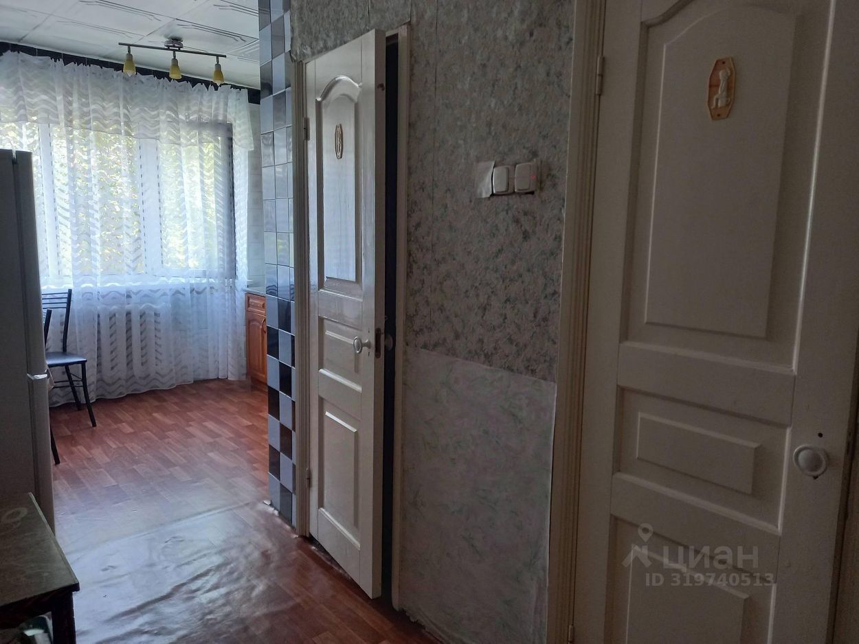 Продажа 2-комн квартиры на вторичном рынке Гатчина, улица Заводская, 3