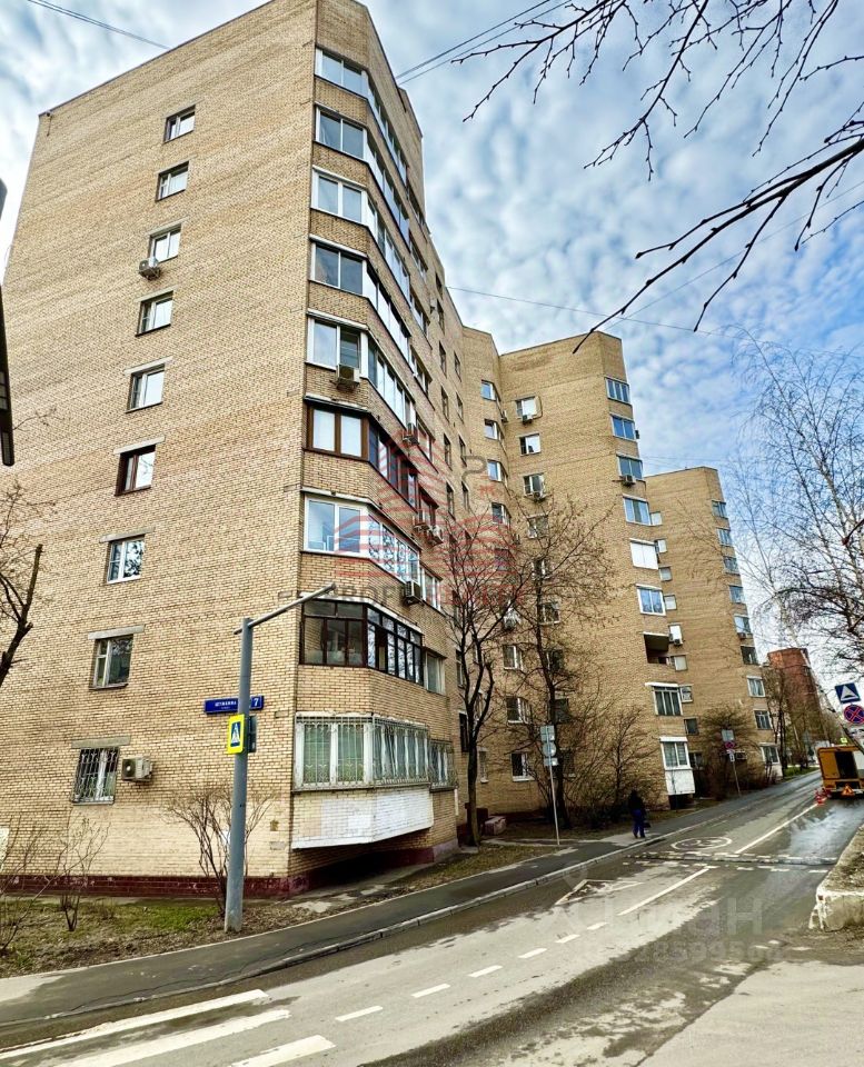 Продажа 3-комн квартиры на вторичном рынке улица Шумкина, 7