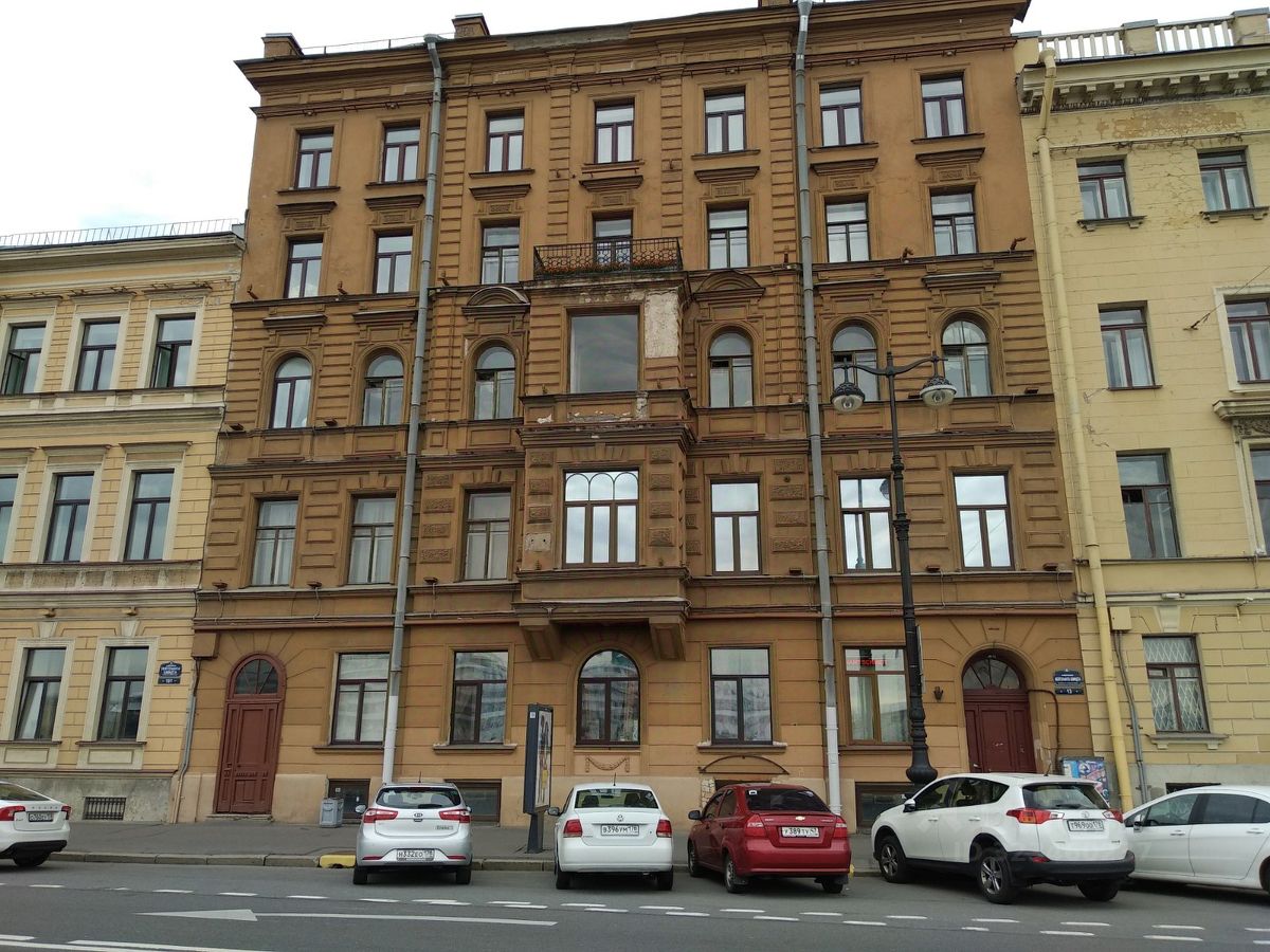 Продажа комнаты набережная Лейтенанта Шмидта, 13