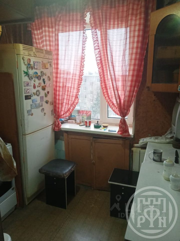 Продажа 4-комн квартиры на вторичном рынке Ломоносов, улица Победы, 19