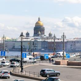 Продажа 3-комн квартиры на вторичном рынке Лейтенанта Шмидта наб,  д. 1