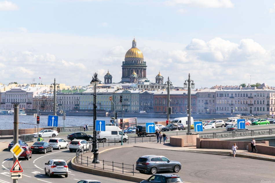 Продажа 3-комн квартиры на вторичном рынке Лейтенанта Шмидта наб,  д. 1
