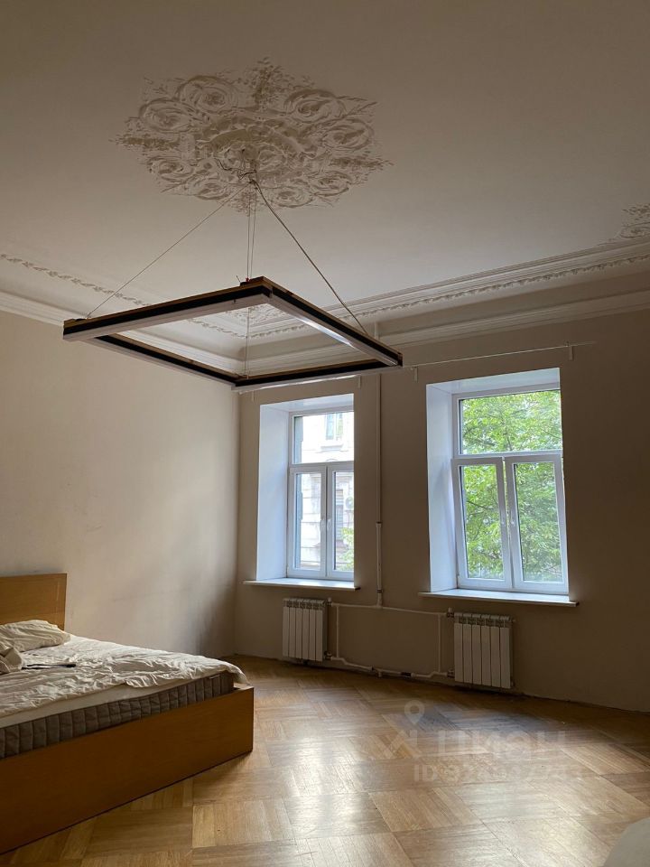 Аренда 3-комн квартиры на вторичном рынке Саперный переулок, 10