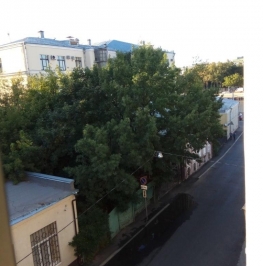 Продажа 3-комн квартиры на вторичном рынке Раушский 2-й пер ,  д. 3