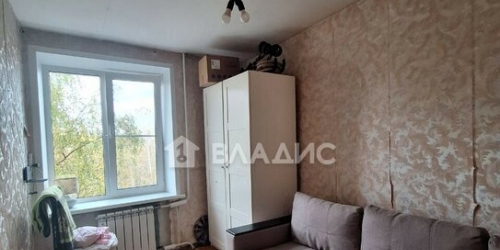 3-комн квартира ул Молостовых,  д. 17,  к. 2