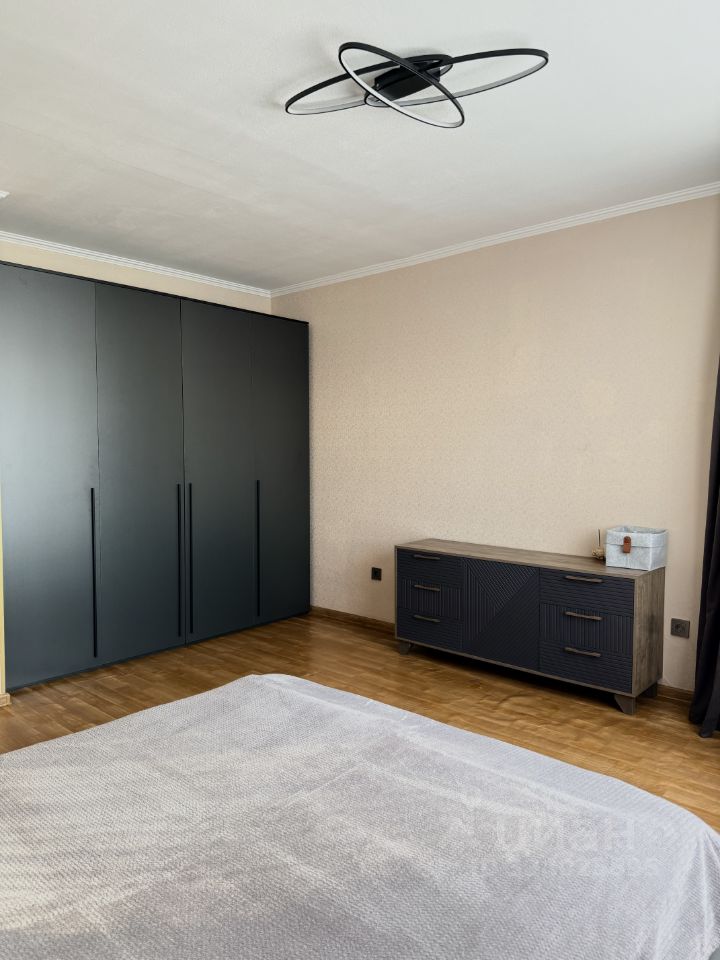 Продажа 3-комн квартиры на вторичном рынке Рождественская улица, 4