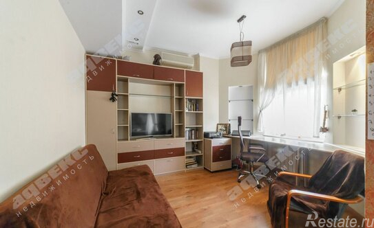 Продажа 4-комн квартиры на вторичном рынке проспект Динамо,  д. 23