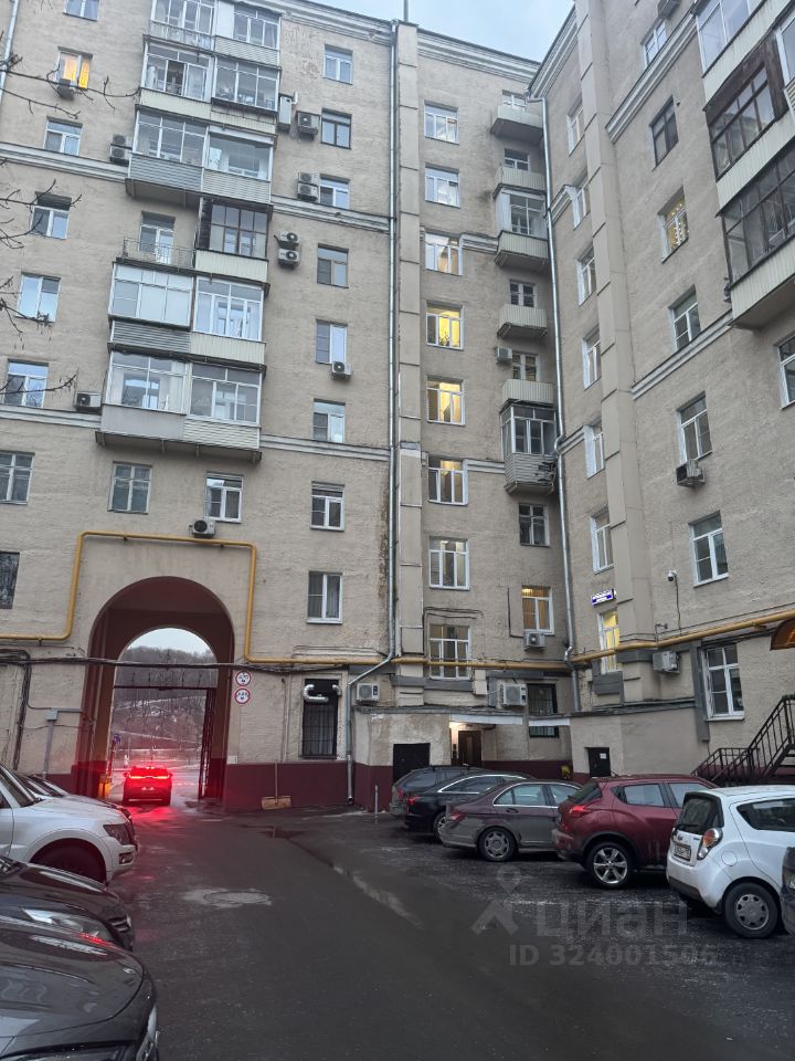 Продажа 2-комн квартиры на вторичном рынке Фрунзенская набережная, 48