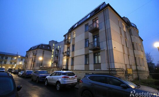 Продажа 3-комн квартиры на вторичном рынке Павловск г, Слуцкая ул,  д. 14