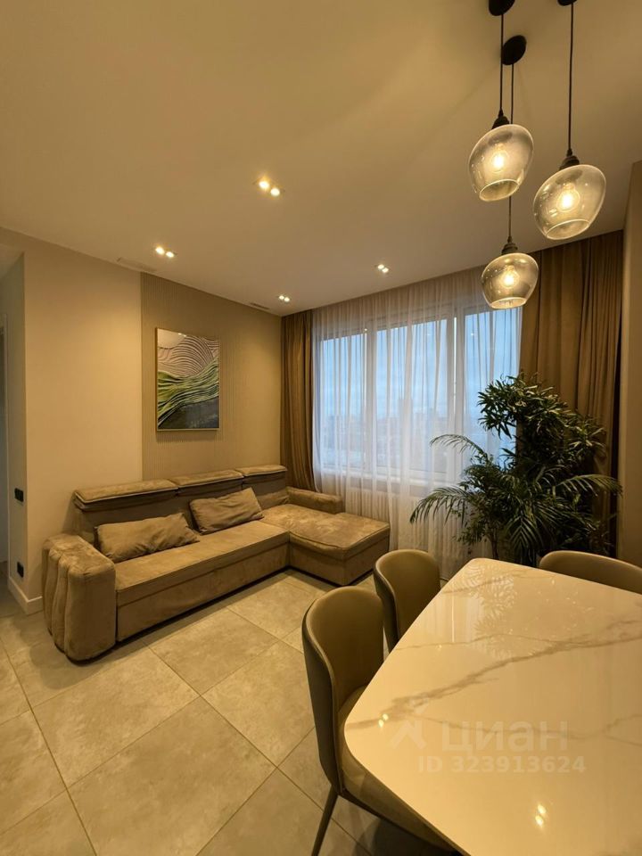 Продажа 2-комн квартиры на вторичном рынке улица Авиаконструктора Сухого, 2к1