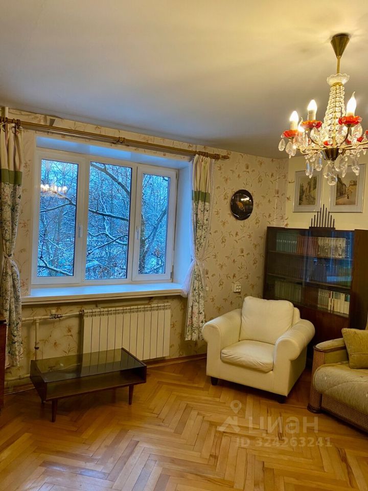 Продажа 3-комн квартиры на вторичном рынке проспект Луначарского, 68К1