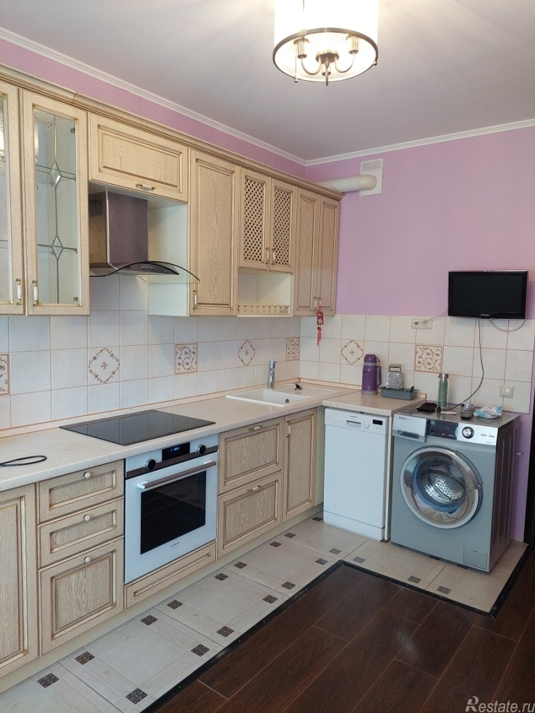 Продажа 2-комн квартиры на вторичном рынке Солнечный мкр., Лучистая ул., 2