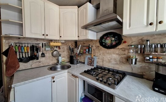 Продажа 3-комн квартиры на вторичном рынке ул Плеханова,  д. 18,  к. 2