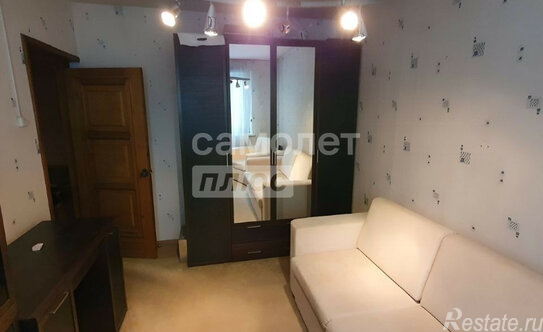 Продажа 3-комн квартиры на вторичном рынке улица Авиаторов,  д. 6