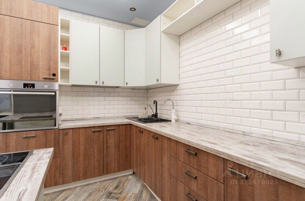 Продажа 1-комн квартиры на вторичном рынке улица Адмирала Трибуца, 10