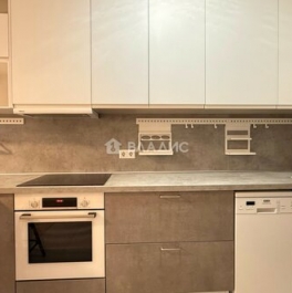 Продажа 3-комн квартиры на вторичном рынке улица Александры Монаховой,  д. 84 к4