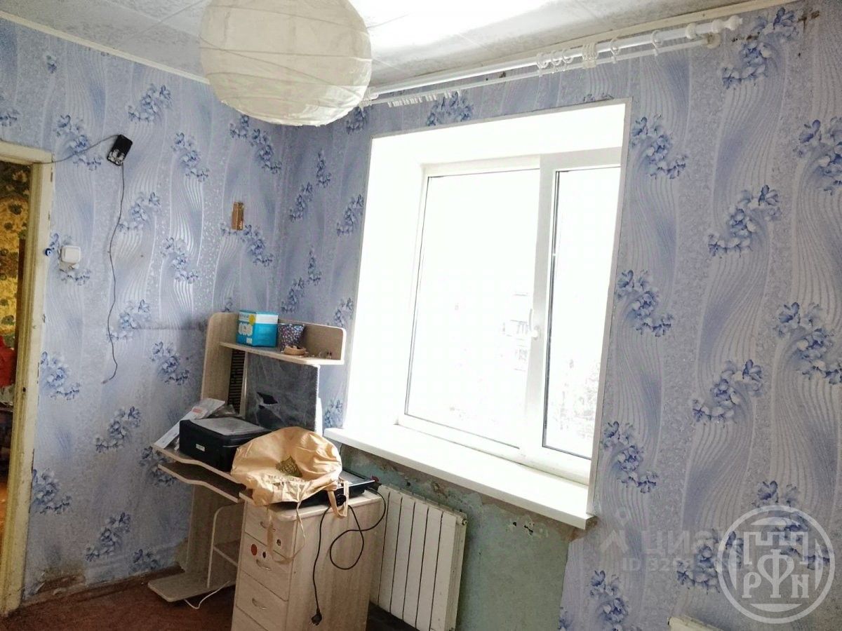 Продажа 4-комн квартиры на вторичном рынке Ломоносов, улица Победы, 19