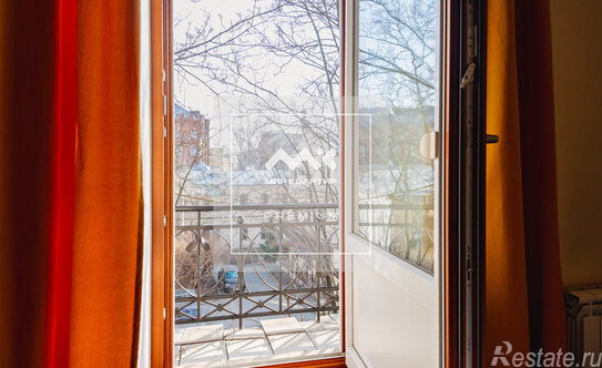 Продажа 3-комн квартиры на вторичном рынке Аптекарский пр-кт,  д. 10 литБ