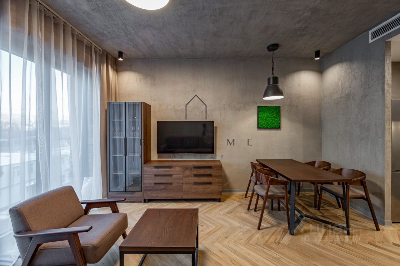 Аренда 3-комн квартиры на вторичном рынке проспект Средний Васильевского острова, 83с2