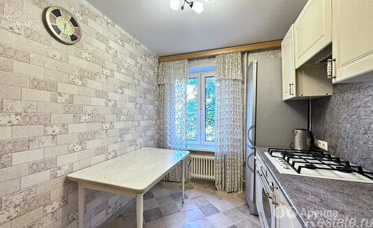 Аренда 3-комн квартиры на вторичном рынке улица Маршала Неделина,  д. 6